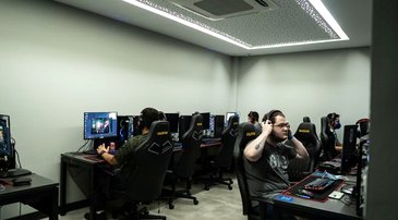 đánh giá 2025 MB66